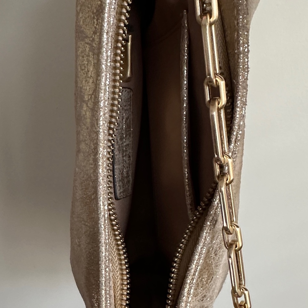 ANTONIO MELANI Gold Metallic Shoulder Bag - Picture 9 of 11